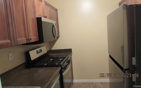 5th image of 4 Sadore Lane #7J