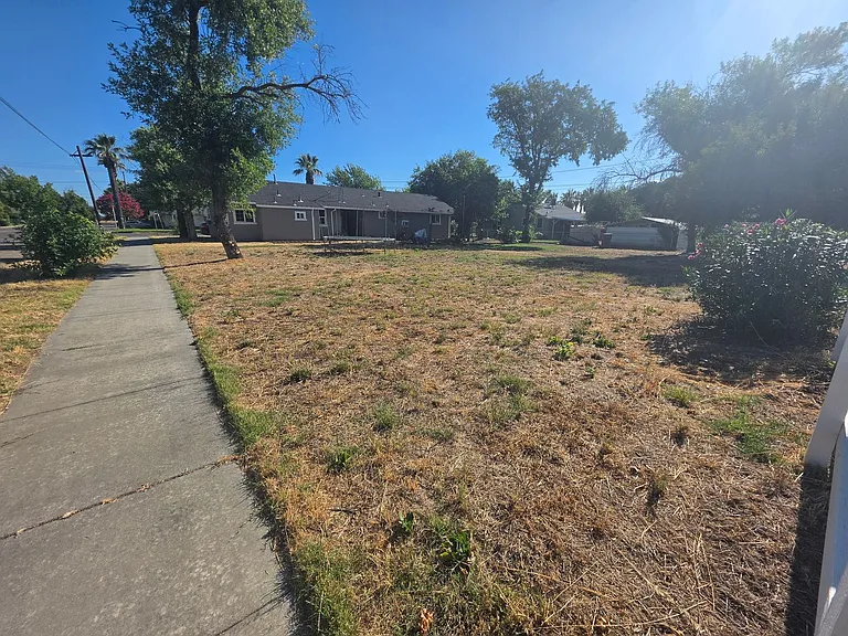 1223 Colusa St — Photo 20