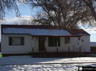 833 S 6th St, Douglas, WY 82633