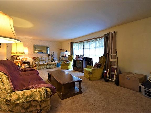 4th image of 6853 Greenbriar Dr