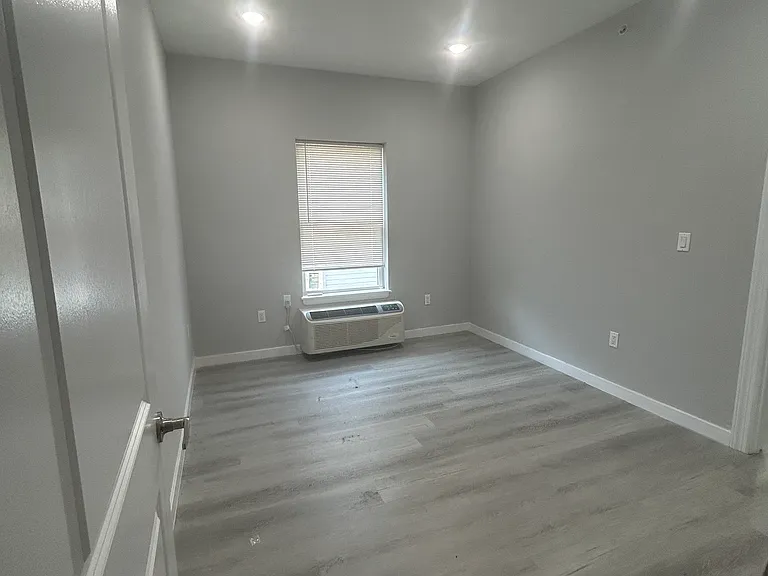 98 12th Ave #304 — Photo 16