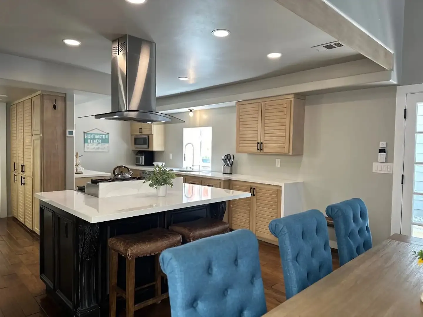 4 bed, 1910 sqft, $9,800 — Photo 3