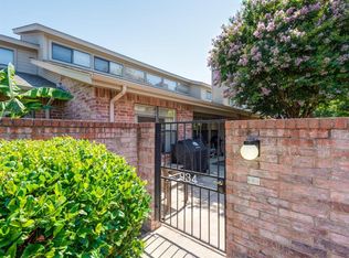 934 Forest Cres, Fort Worth, TX 76126