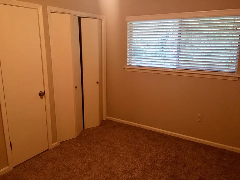 714 Goodman St — Photo 38