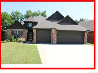 3215 Boardwalk Ct, Bartlesville, OK 74006