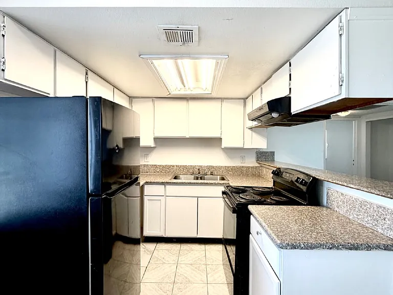 3427 E Cheyenne Ave #A — Photo 17