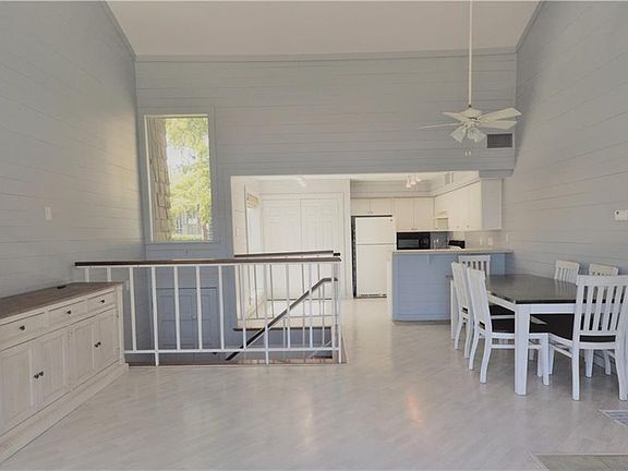 4th image of 300 Rush Creek Dr #1