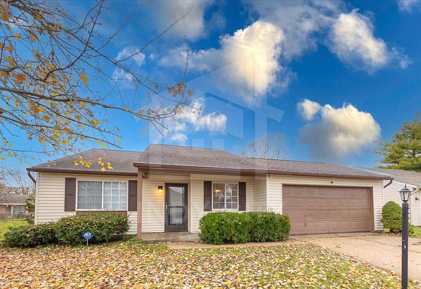 1st image of 542 Woods Crossing Dr