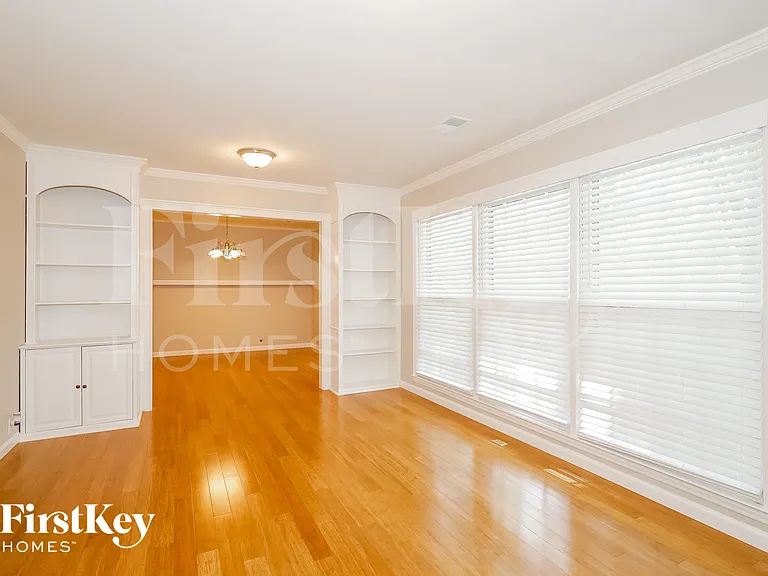 7614 Robin Crest Rd — Photo 5