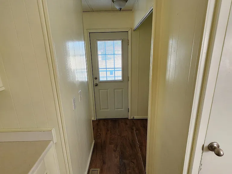 1412 S Nance St — Photo 9