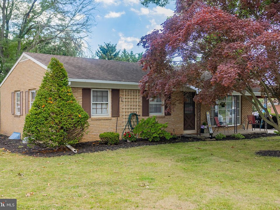 1st image of 10815 Rosewood Dr