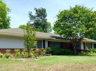 4210 Barfield Rd, Memphis, TN 38117