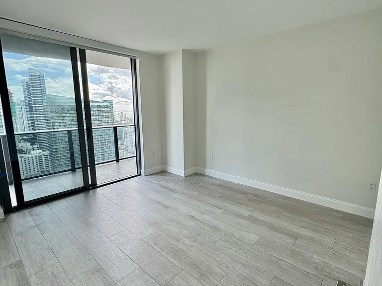 45 SW 9th St #3403 — Photo 30