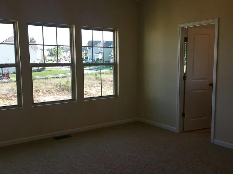 1905 Birdhouse Ln — Photo 18