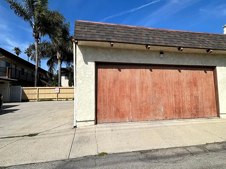 W Gonzales Rd — Photo 26