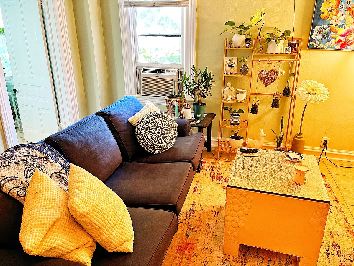 Building Photo - 238 Lafayette Ave NE #3