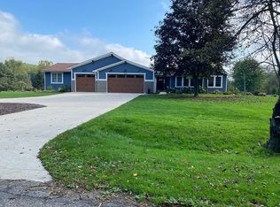 10612 Nixon Rd, Grand Ledge, MI 48837