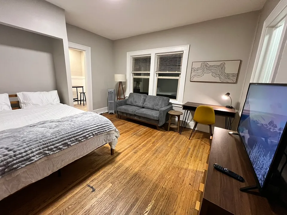 1946 E Main St #20