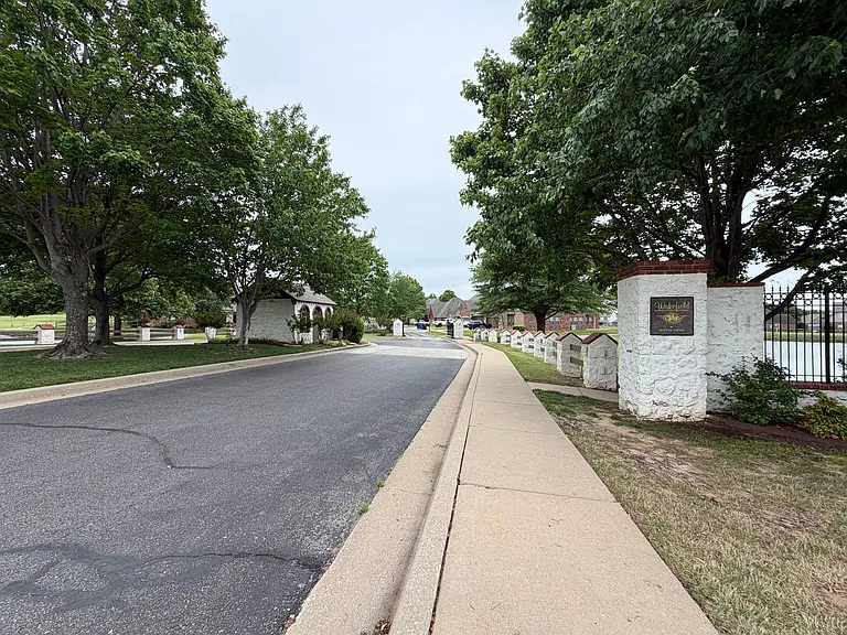 3605 N Narcissus Ave — Photo 54