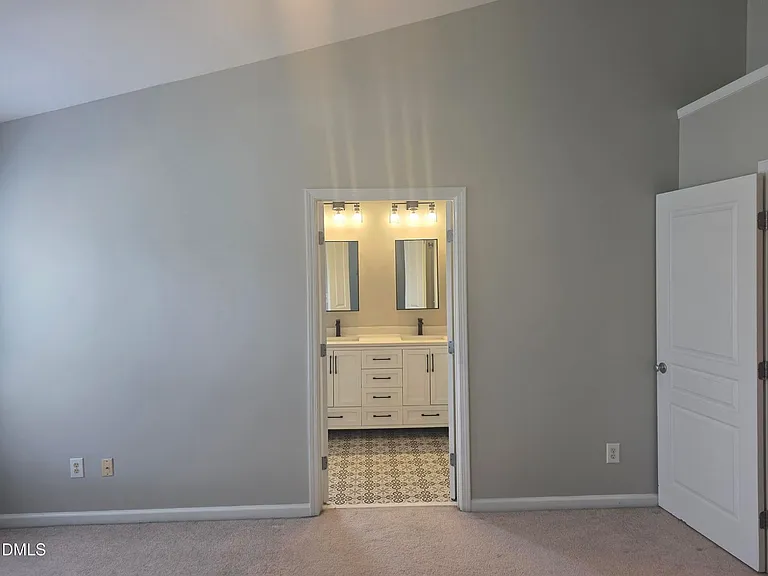 124 Braeside Ct — Photo 23