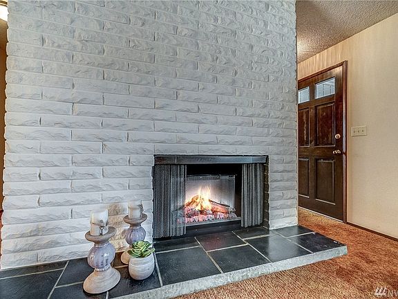 3rd image of 3020 Greenwood Ct S