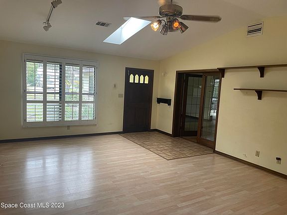 4th image of 2100 Pennwood Dr