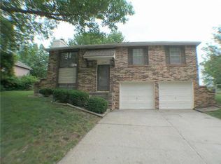 1316 NW Kingston Rd, Blue Springs, MO 64015
