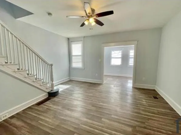 735 Locust Ave, Philadelphia, PA 19144