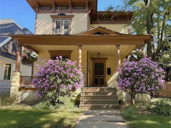 44 Elm St, Oneonta, NY 13820