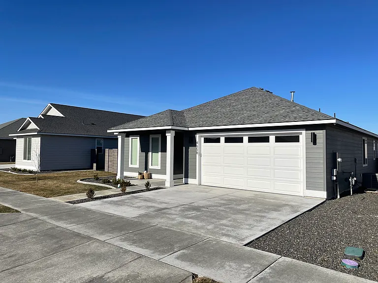 4658 Village View St — Photo 3