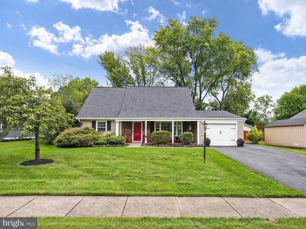 4221 Penner Ln, Fairfax, VA 22033