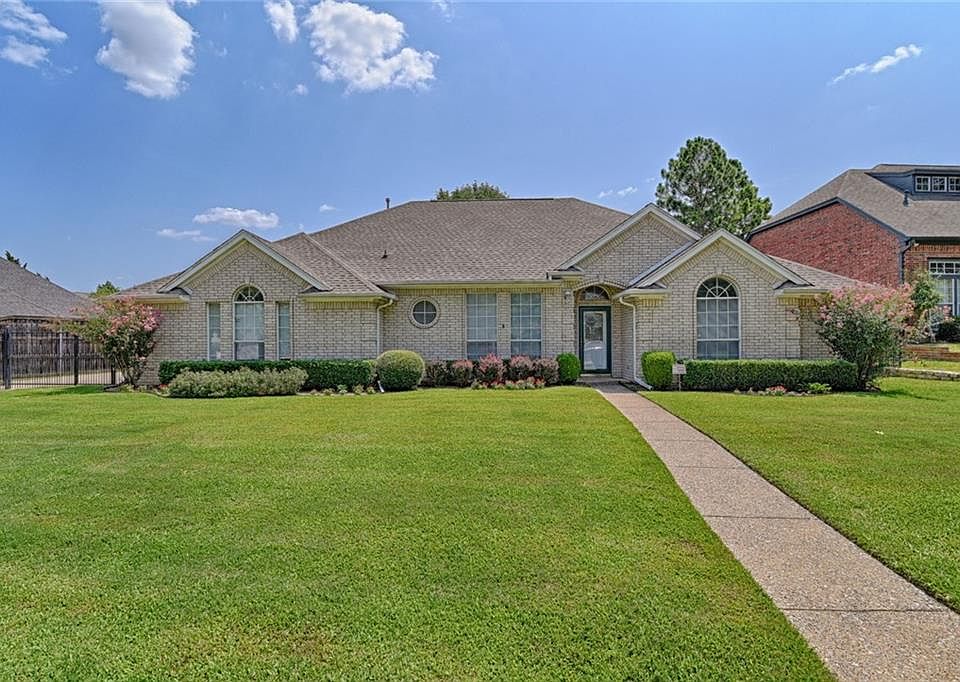 1st image of 2604 Woodbridge Trl