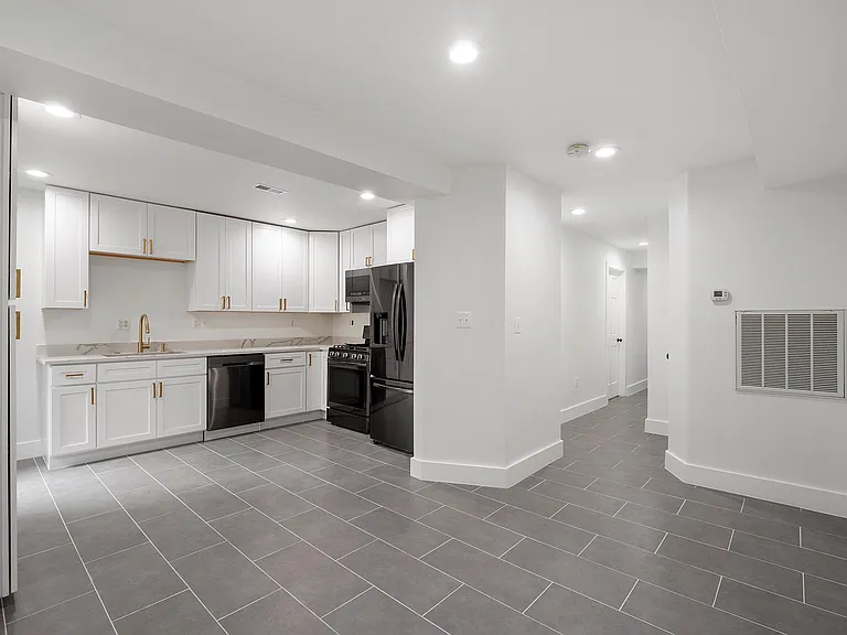 730 Newton Pl NW — Photo 6