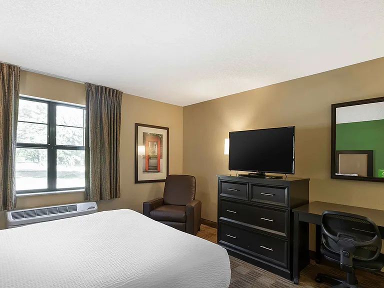 Studio Suite - 1 Queen Bed
