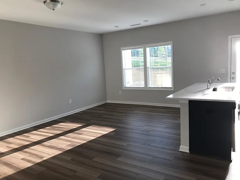 828 Oak Center Dr — Photo 5