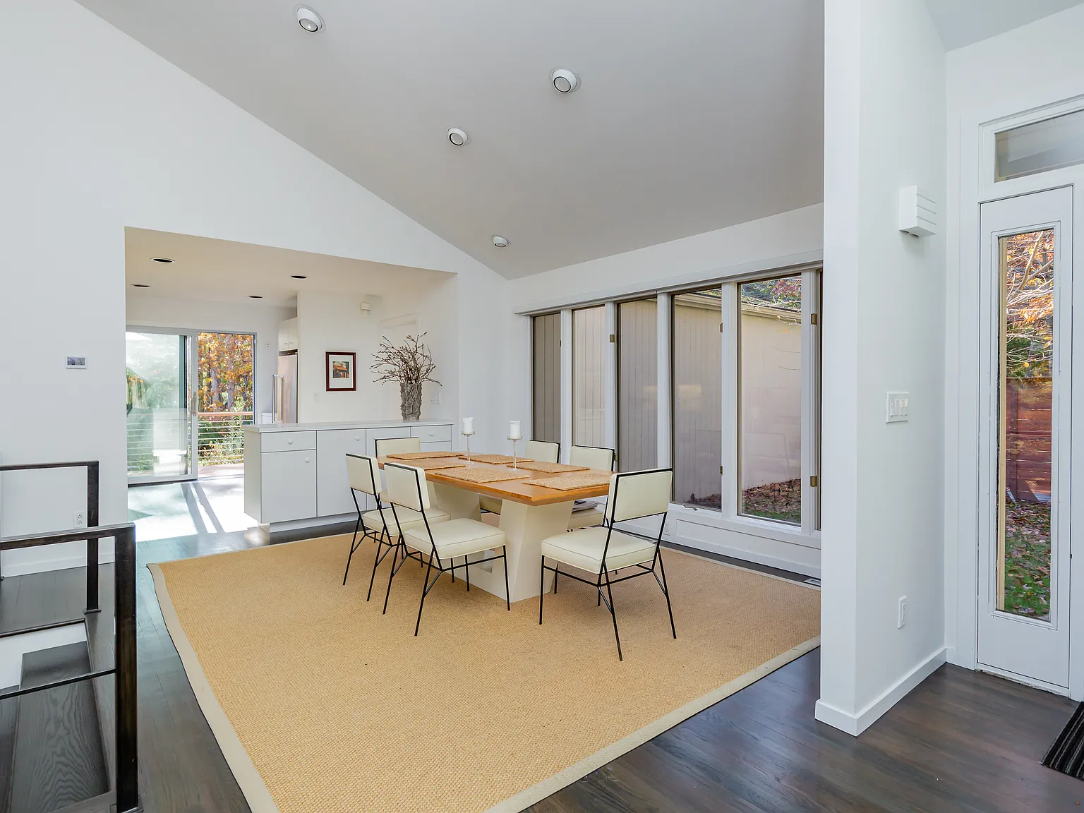 Lions Head 4 Br With Waterside Pool — Photo 4