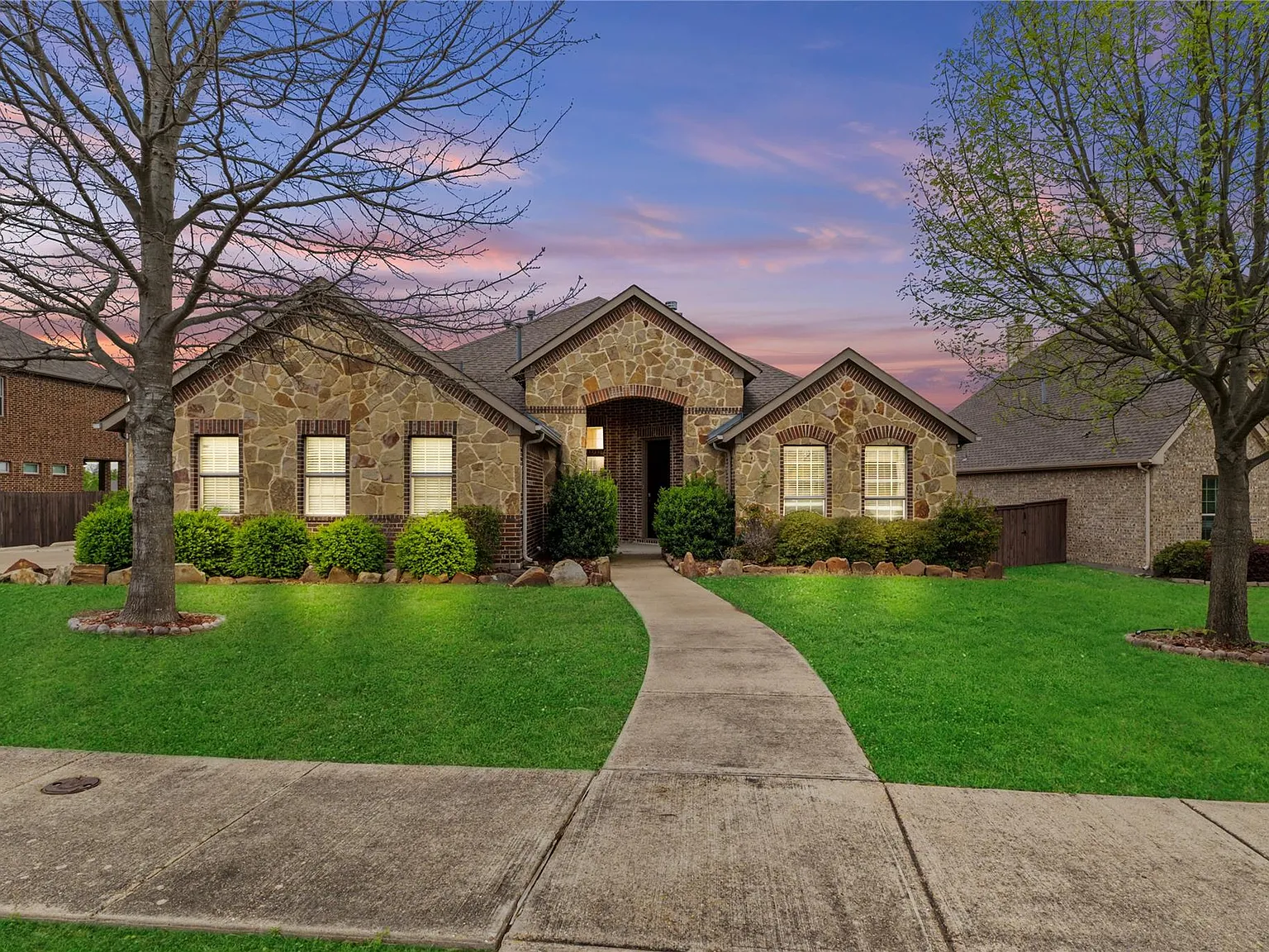 5 bed, 3.5 bath, 2954 sqft, $2,990 — Photo 1