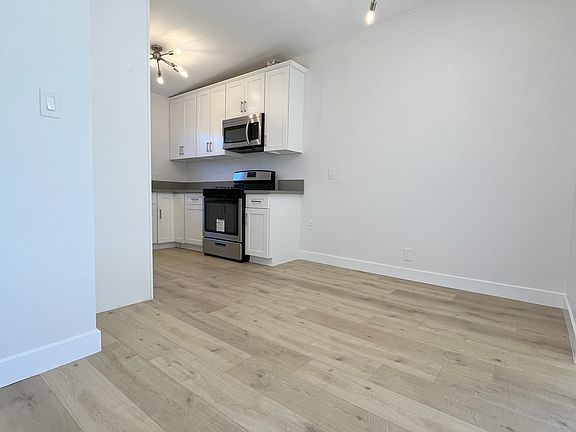 5th image of 4540 Hazeltine Ave APT 23