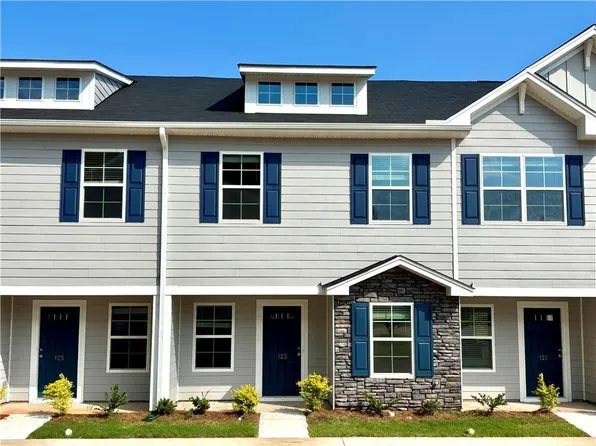 123 Pendleton Pl, Pendleton, SC 29670