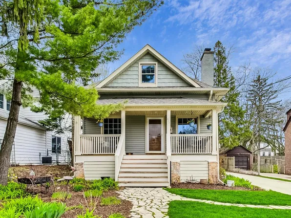 943 Forest Ave, Deerfield, IL 60015