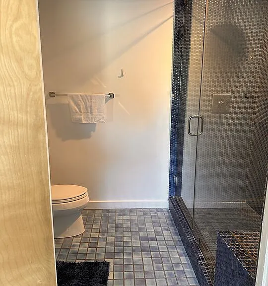 2491 Granville Ave #B — Photo 6