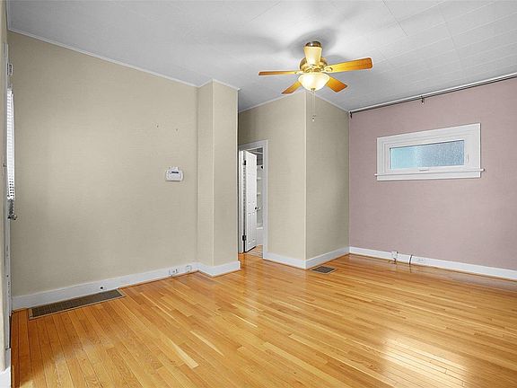 4th image of 7023 Mardel Ave