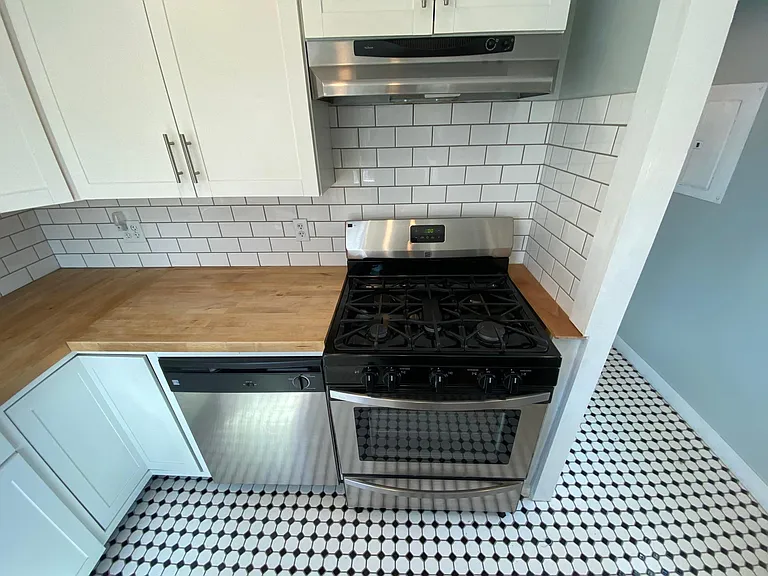 3 Genesee Ave — Photo 10
