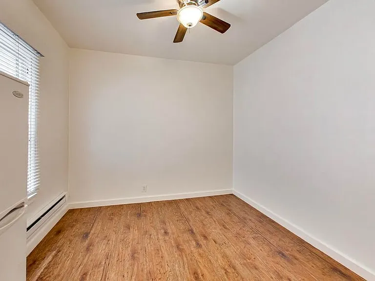 628 Waverly St #11 — Photo 4