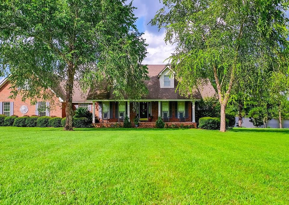 1st image of 175 Woodlake Cir