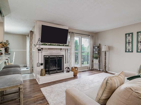 4th image of 851 Fortunegate Dr