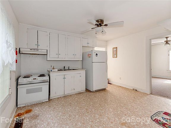 5th image of 810 Evening Shade Ln