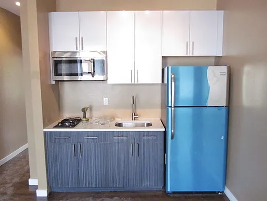 Rented by Full Time Management | media 9