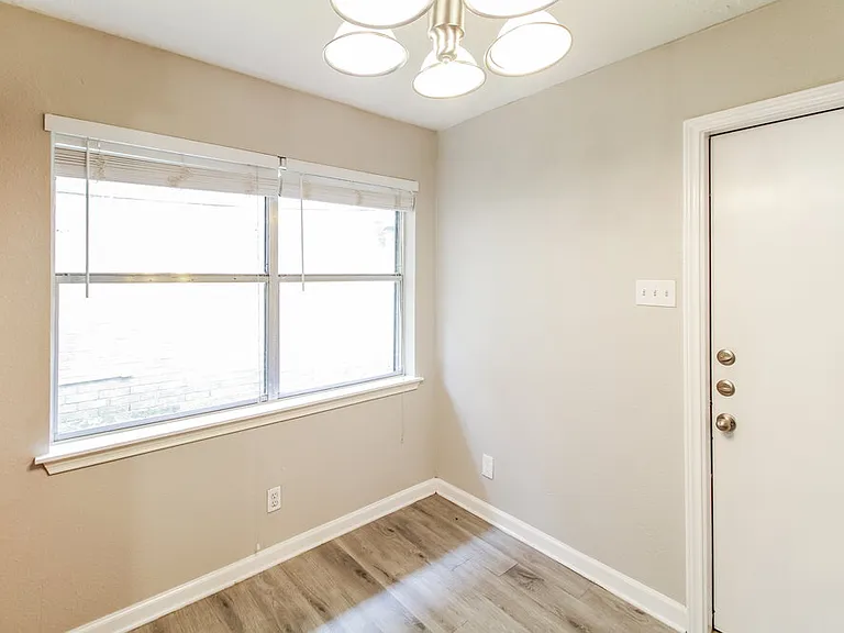 3206 Teakwood Cir — Photo 5
