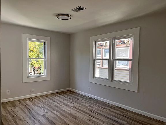 5th image of 2619 N 33rd St #A